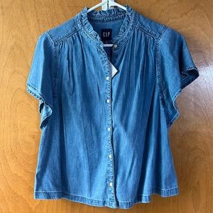 NWT Gap Short-Sleeve Shirt